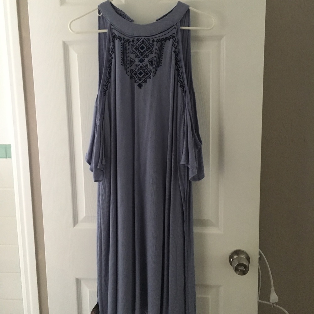 Sleeveless arm cropped night on the town dress